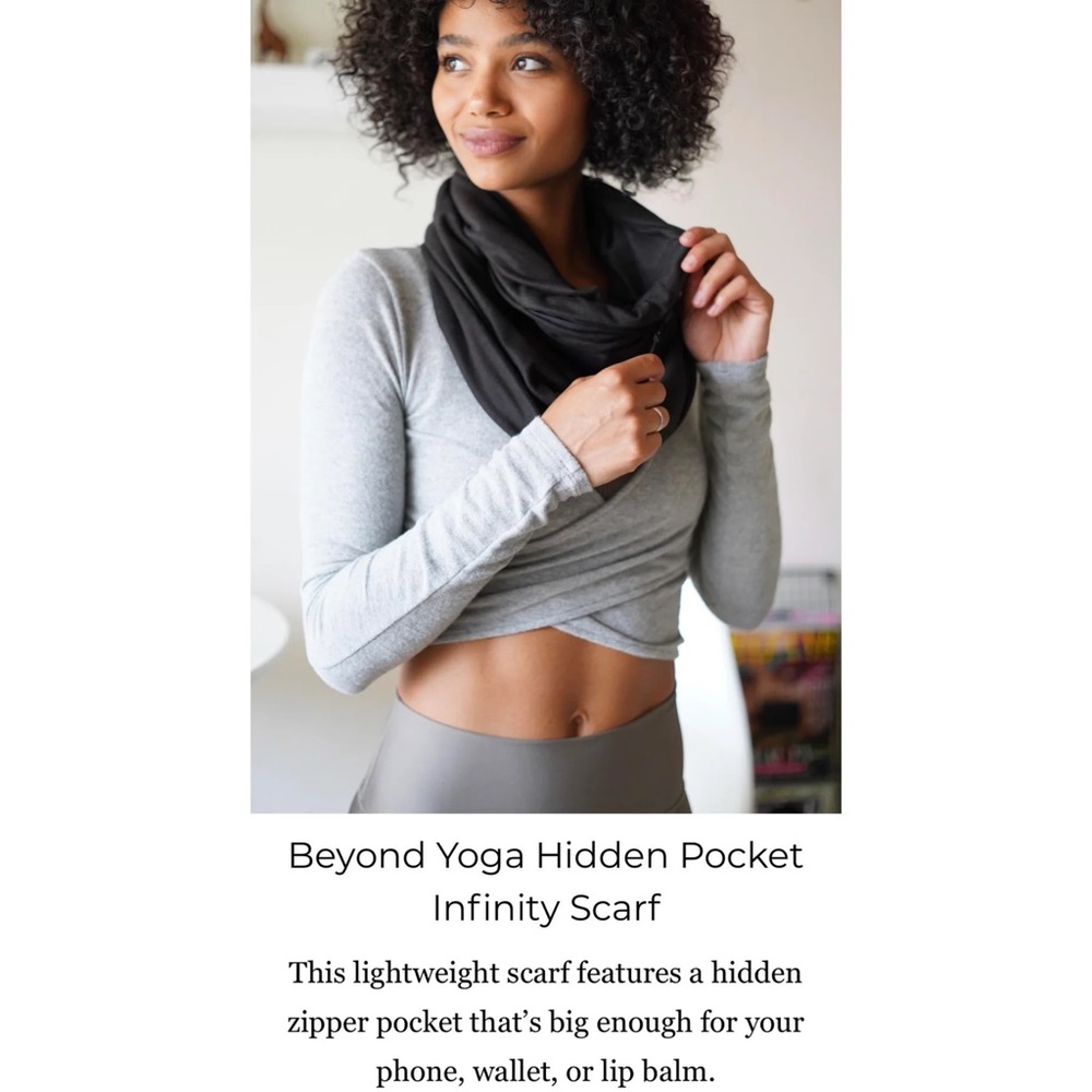 Beyond Yoga Hidden Pocket Infinity Loop Circle Wrap Scarf New with tag. - Picture 3 of 8